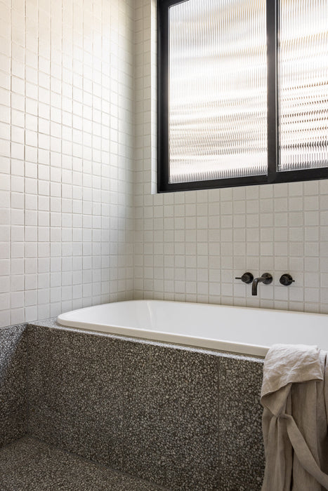 Round Quarter Turn Wall Top Assemblies - Shadow Gunmetal