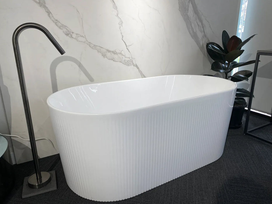 Noosa 1500 Gloss White Bath